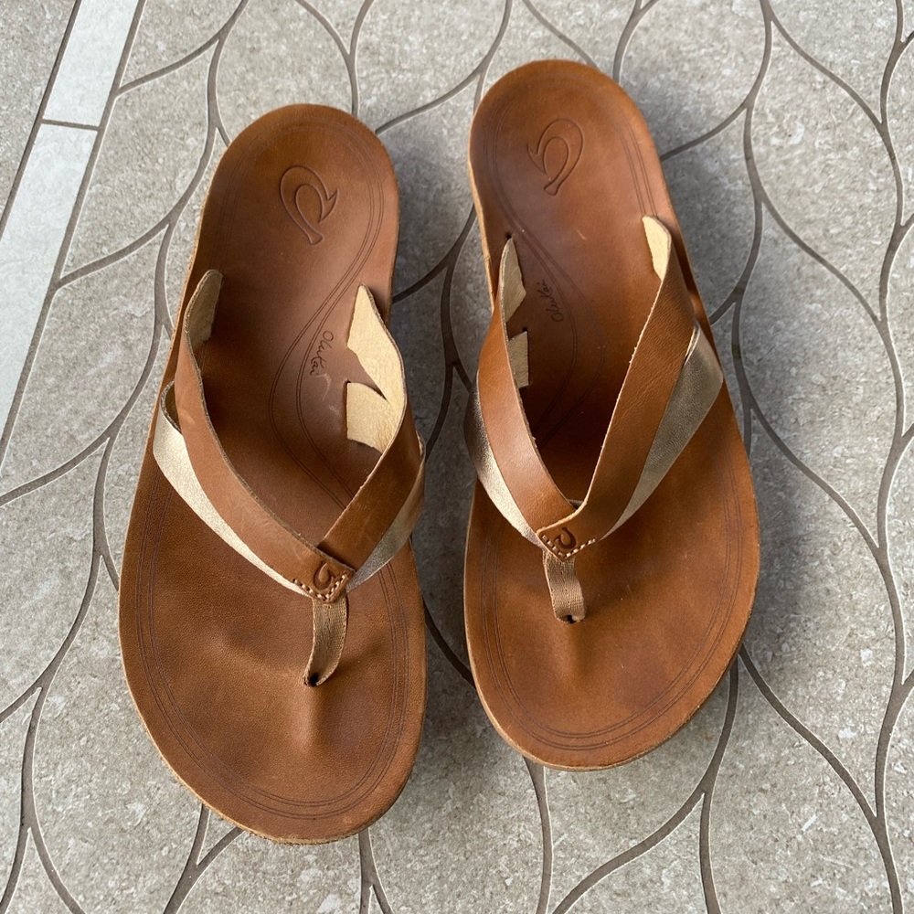 OluKai sandals - Like New (never worn outside)